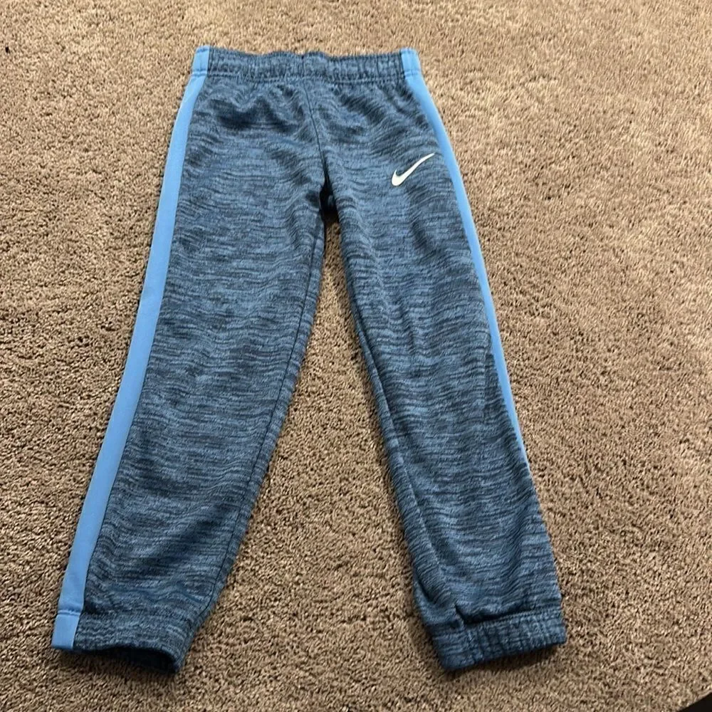 NIKE DRI Fit sweatsuit - very good condition size 6 medium